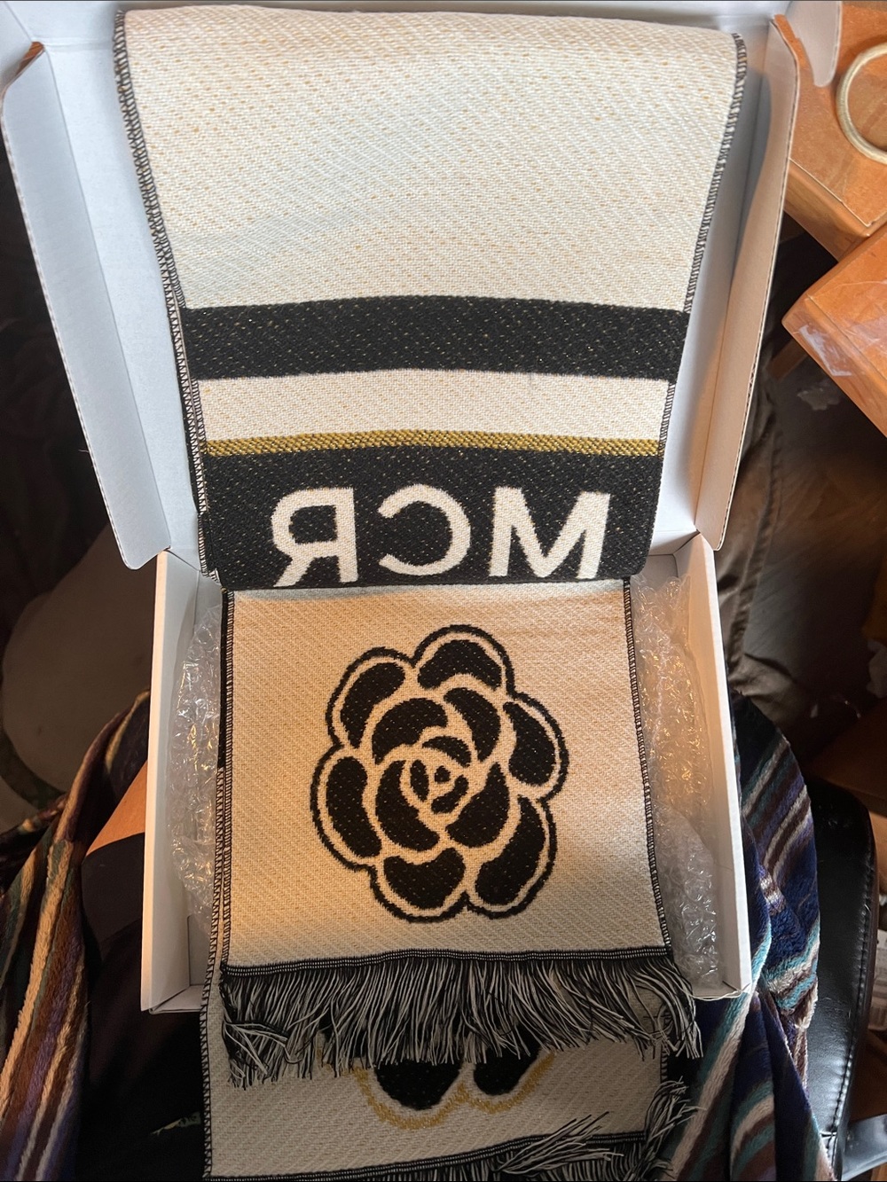 CHANEL Black & White Camellia Intarsia Cashmere Wool Scarf - Picture 2 of 11